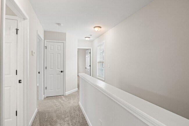 Building Photo - Spacious Home near Downtown Apex!