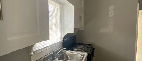 Building Photo - 1124 18th Ave