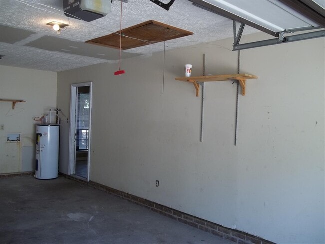 Building Photo - Spring Lake, NC 28390