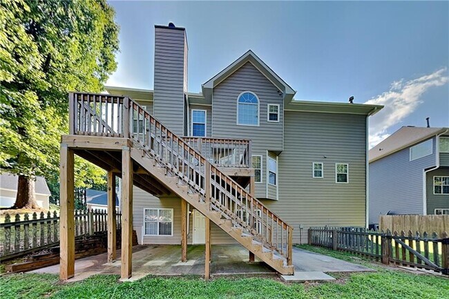 Building Photo - 2405 Compton Pl
