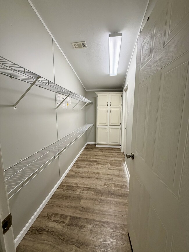 Building Photo - 215 Martin-Prejean Rd