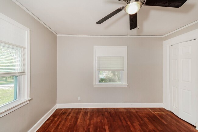 Building Photo - 2813 Dubard St