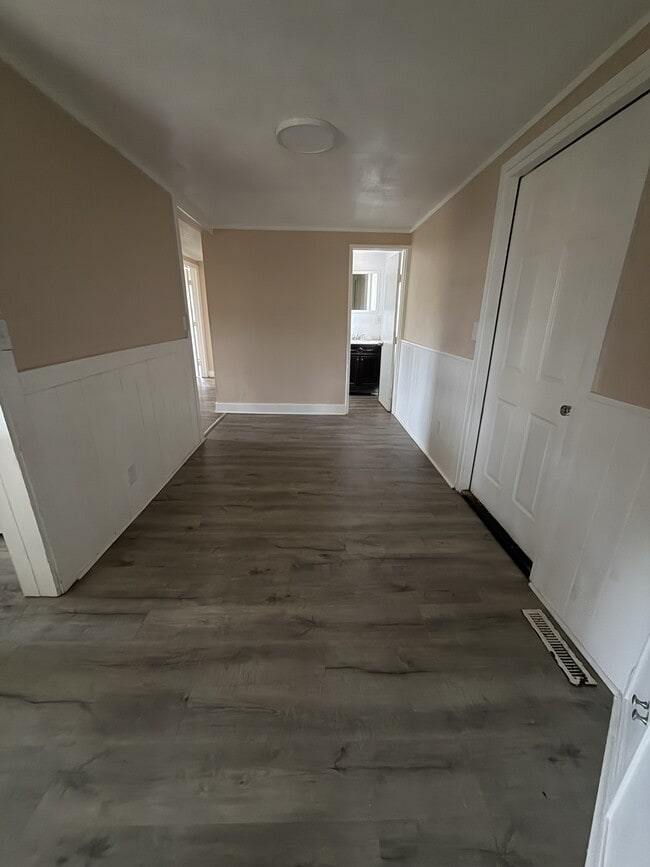 Building Photo - 1601 Macedonia Church Rd