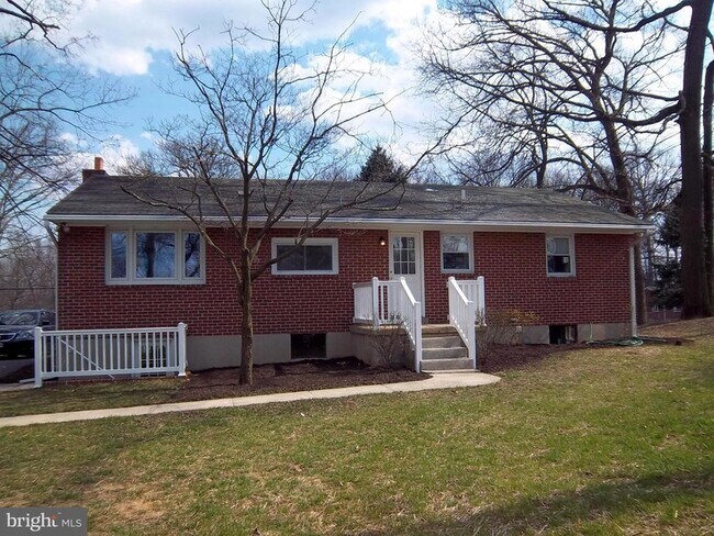 Building Photo - 5118 Avoca Ave