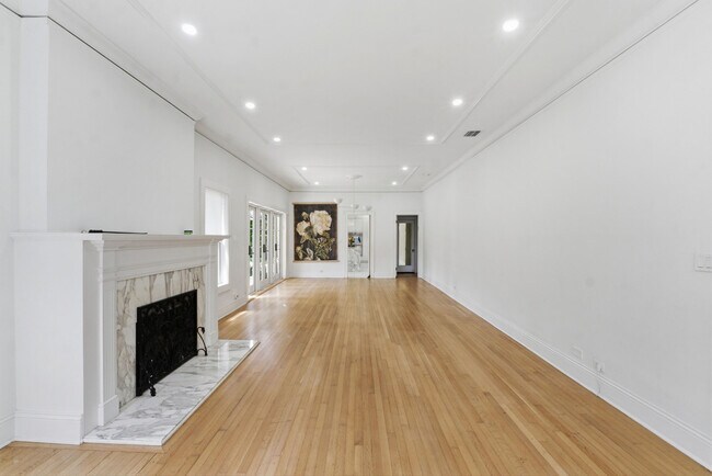 Building Photo - 1615 Monroe St