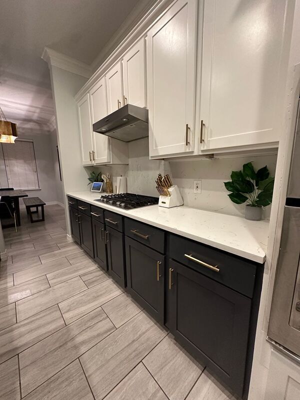 Building Photo - 1004 Colonial Dr