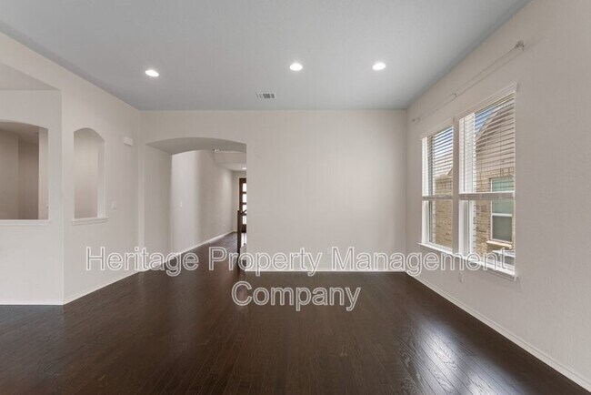 Building Photo - 942 Blue Violet