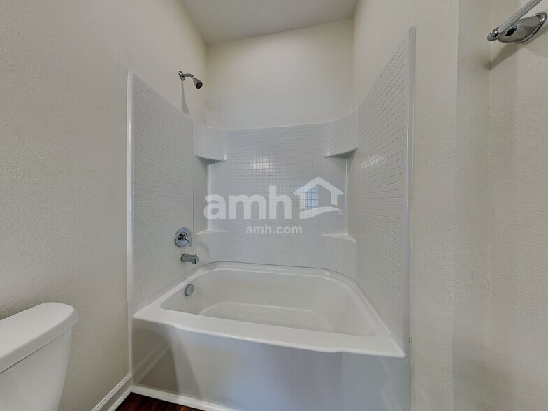 Building Photo - 11512 Victory Bay Ln