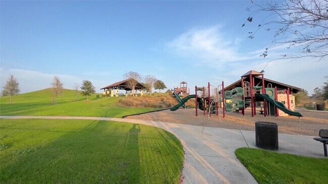 Building Photo - 20714 Round Key Dr