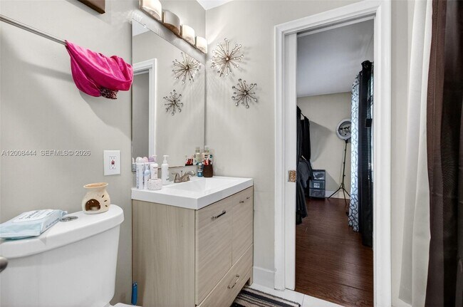 Building Photo - 10850 Eureka St