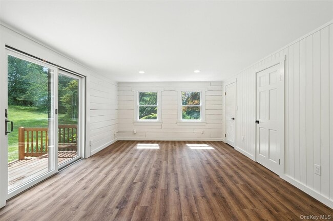 Building Photo - 383 N Salem Rd