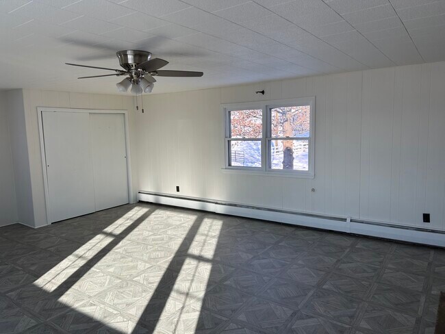 Building Photo - 1943 Smoketown School Rd