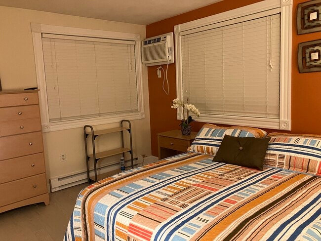 Building Photo - 883 Weirs Blvd