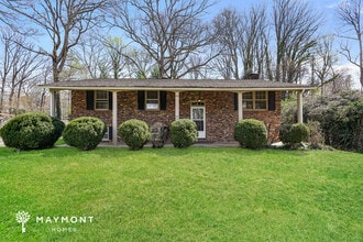 Building Photo - 310 Anchor Dr