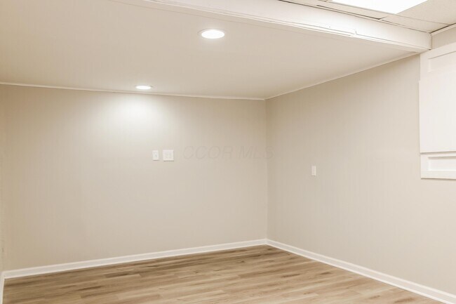 Building Photo - 3323 Retriever Rd