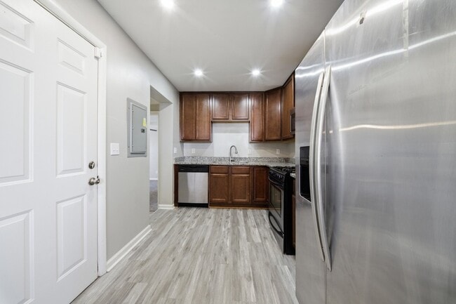 Building Photo - 613 Normandy St