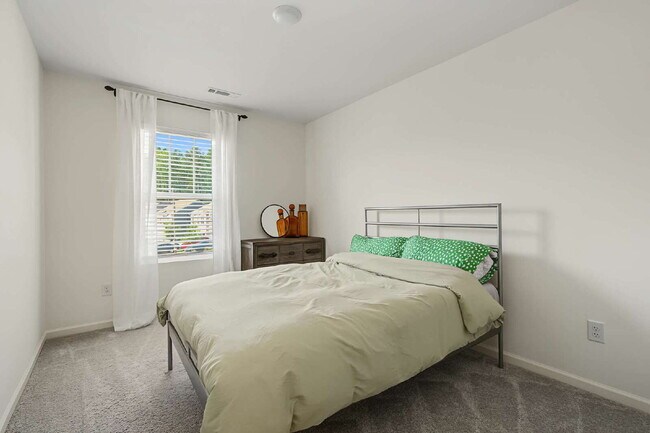 Building Photo - Furnished 3-Bed Townhouse in Durham