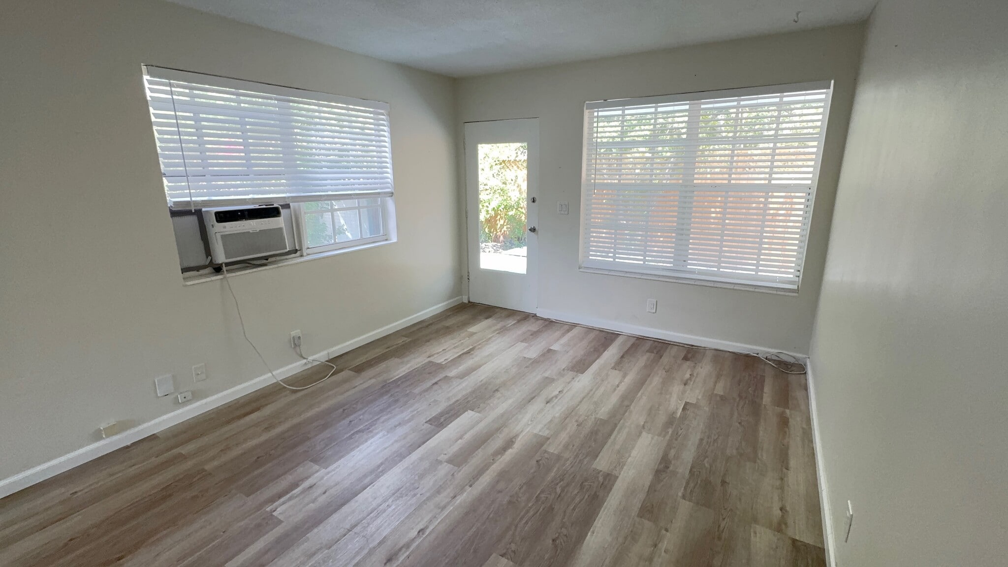 Building Photo - 217 SW 11th Ct