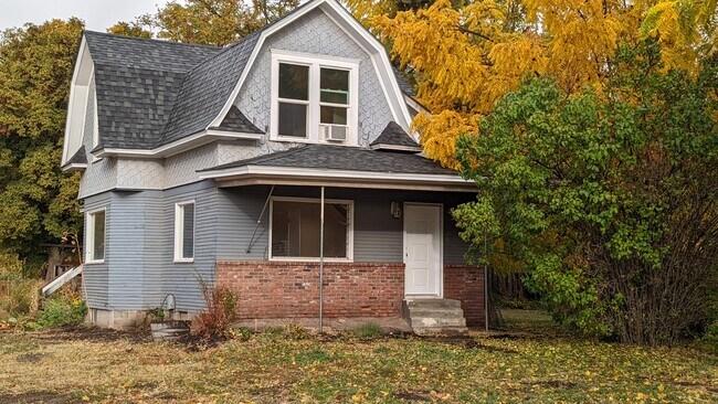Primary Photo - 2293 Fern Ave
