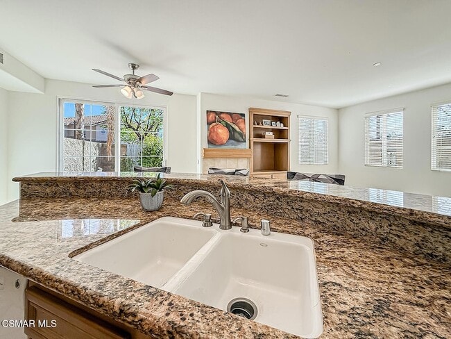 Building Photo - 2930 Esperanza Way