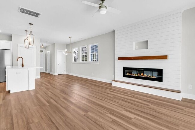 Building Photo - 396 Ripple Park Dr