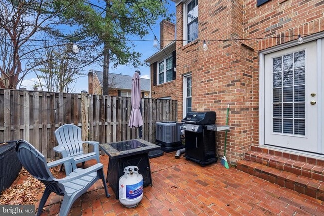 Building Photo - 2568 S Arlington Mill Dr