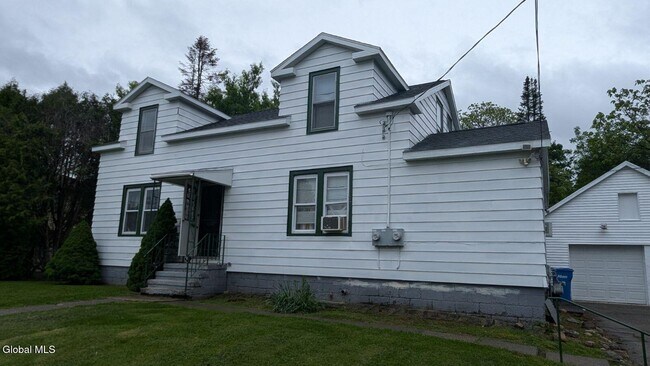 Building Photo - 63 Wellington Ave