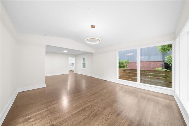 Building Photo - 146 Mt Paran Rd NE