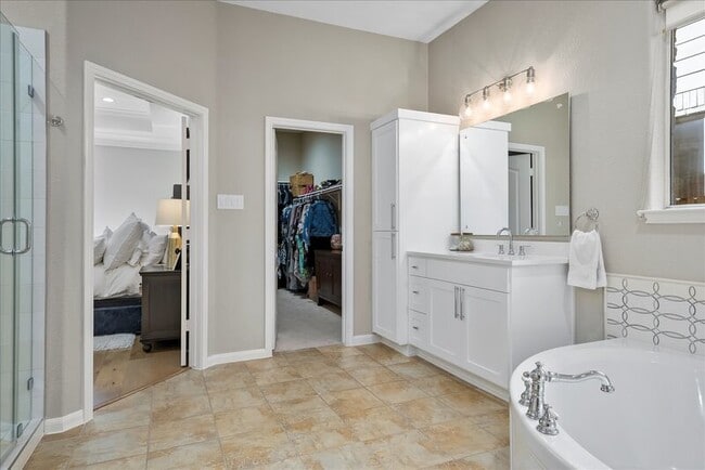 Building Photo - 12921 Bloomfield Hills Ln