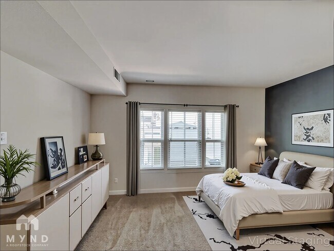 Building Photo - 432 W Tremont Ave