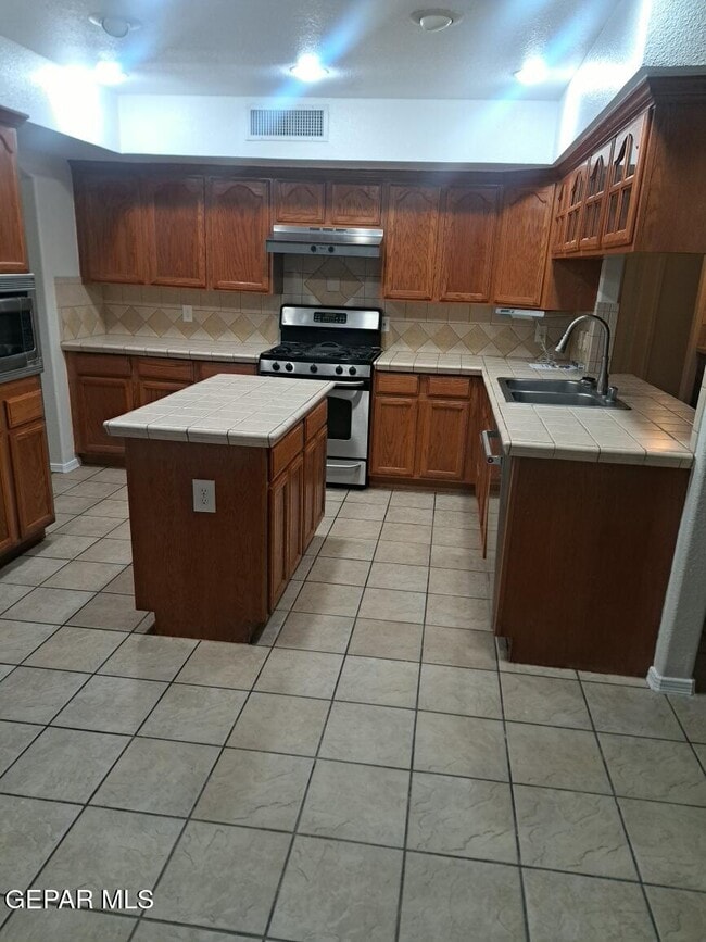Building Photo - 12345 Kit Carson Dr