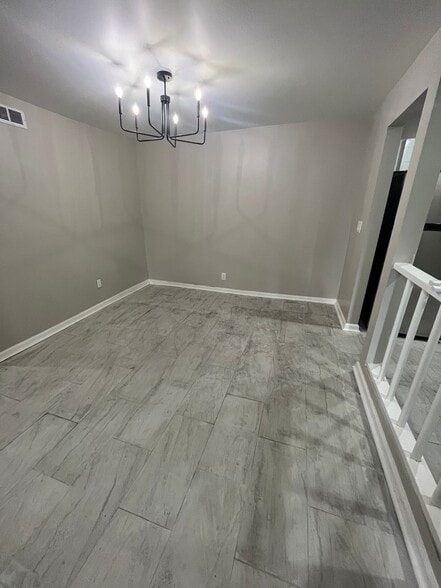 Building Photo - 3575 Oakvale Rd