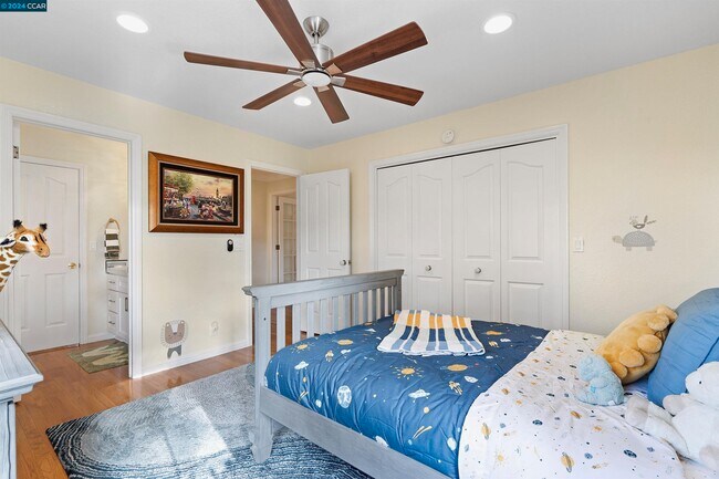 Building Photo - 3040 Stonegate Dr