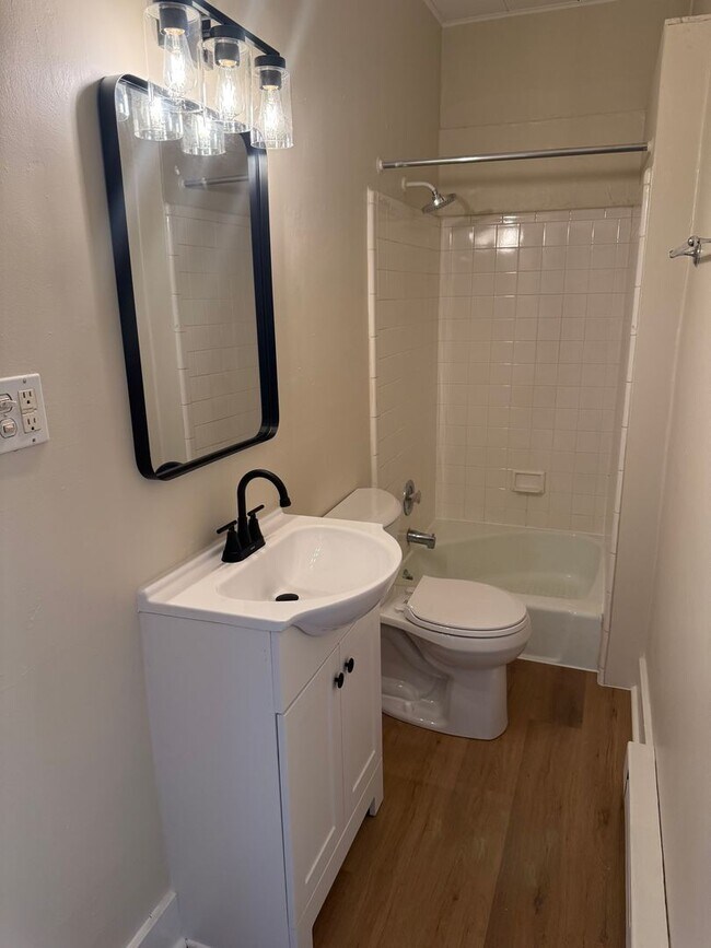 Building Photo - 32 W High St