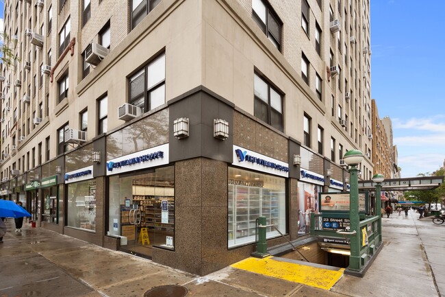 Building Photo - 312-320 W 23rd St