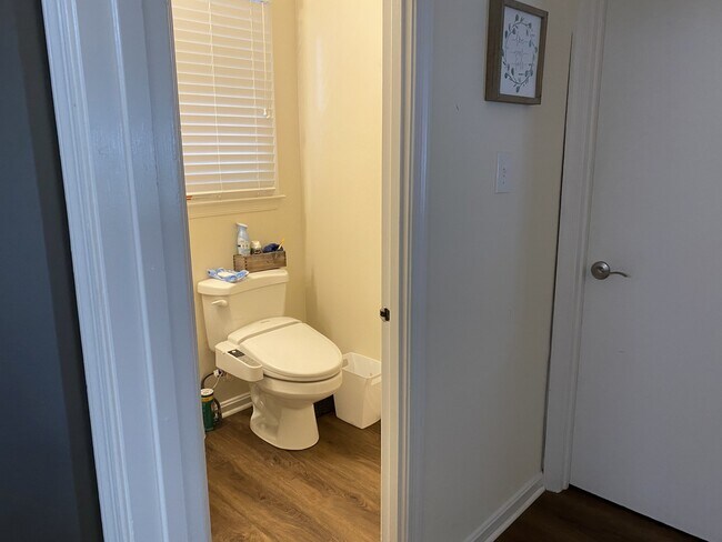 Building Photo - 7907 Laural Valley Way