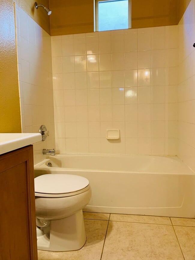 Building Photo - Beautiful Home In Rancho Sahuarita Located...