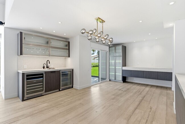 Building Photo - 4520 Park Cordero