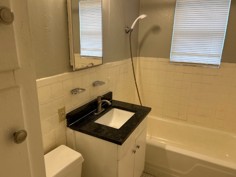 Building Photo - 1301 Ric Williamson Memorial Hwy