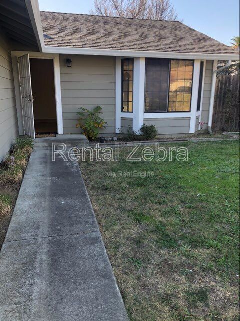 Building Photo - 1891 Santa Monica St