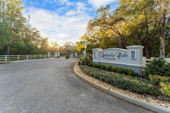 Building Photo - 4425 Amberly Oaks Ct