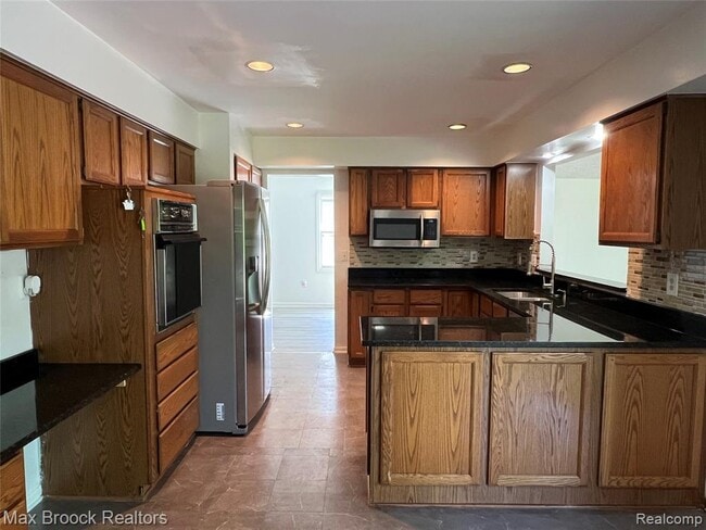 Building Photo - 6330 Odessa Dr