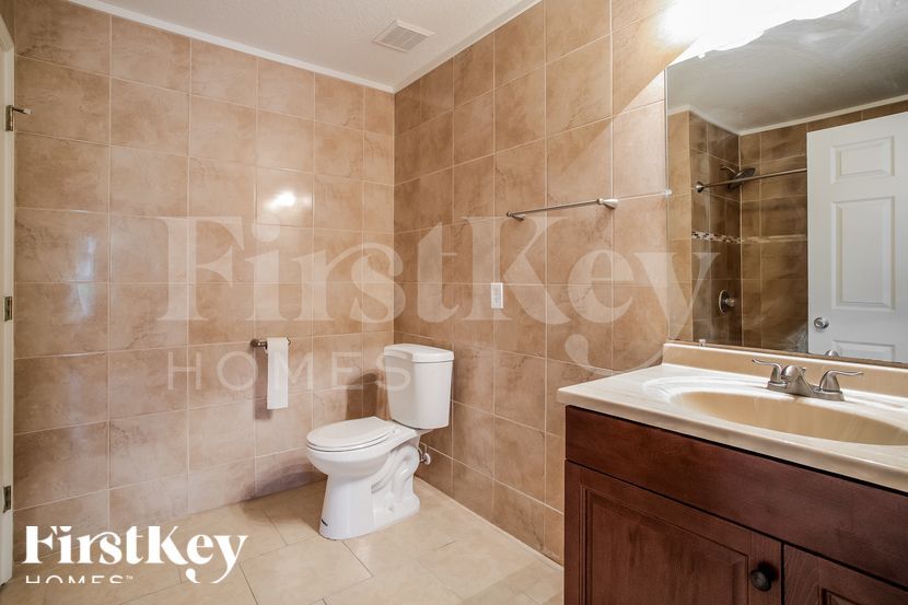 Building Photo - 1932 Michigan Ct