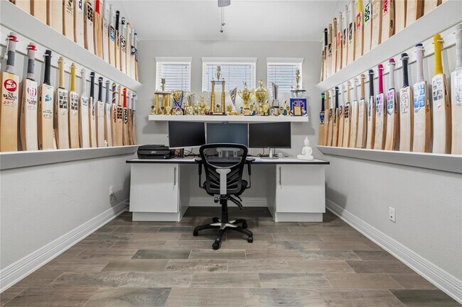 Building Photo - 3013 Chalice Well Dr