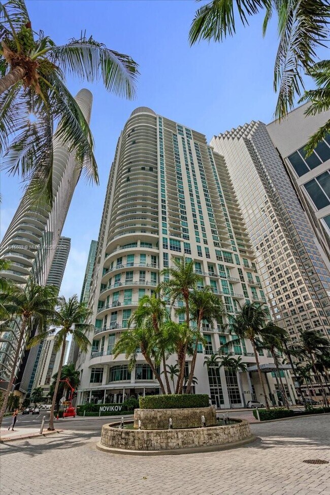 Building Photo - 300 S Biscayne Blvd