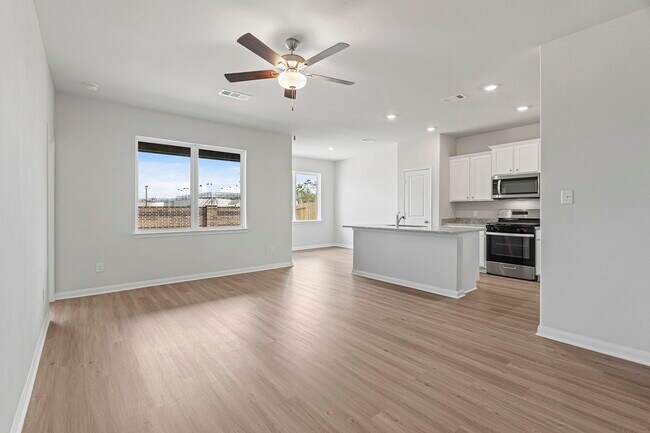 Building Photo - 1023 Rosewood Trl