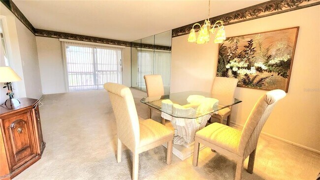 Building Photo - 11485 Oakhurst Rd