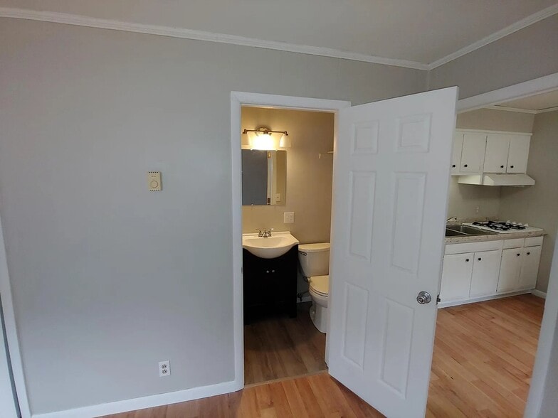 Building Photo - 7807 OH-56