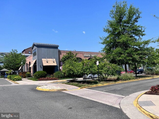 Building Photo - 5605 Harrington Falls Ln
