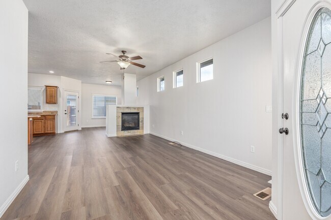 Building Photo - 911 N Scottish St